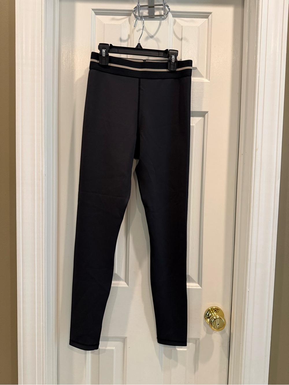 High-Rise Black Leggings with Cream-Trim Waistband